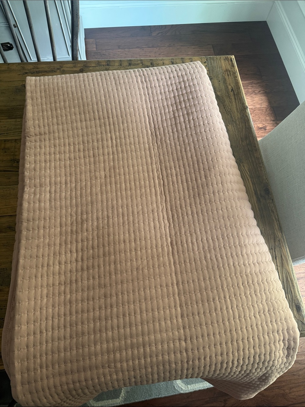 NWOT HomeGoods pic stitch size full/queen Quilt in Blush
